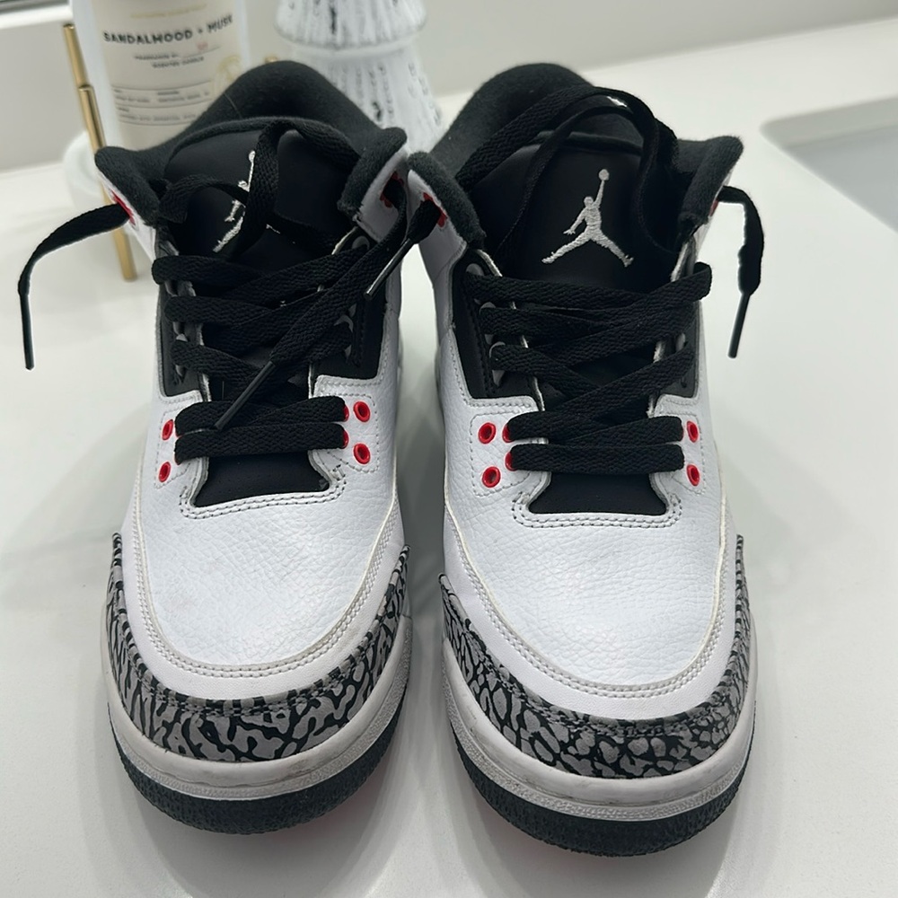 Air Jordan 3 Retro BG. Size 7y. Only worn a couple of times. Black/red/white